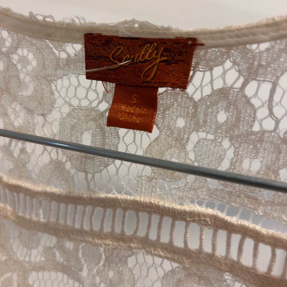 Scully Ivory Lace Overlay - Picture 3 of 6